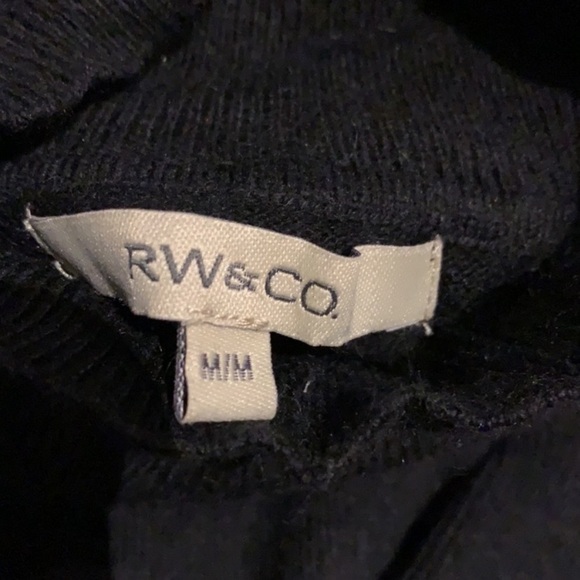 RW&CO 3/4 length black turtleneck - size M - Picture 4 of 16